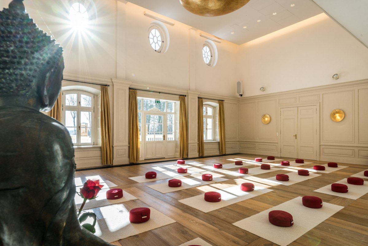 Der Große Saal - das Herz des Hauses für Meditation & innere Arbeit. // © Kloster Gut Saunstorf Der Große Saal - das Herz des Hauses für Meditation & innere Arbeit. // © Kloster Gut Saunstorf