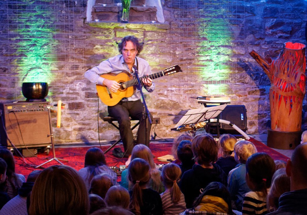 Die Blumenprinzessin und der Drache // &copy; Falk Zenker