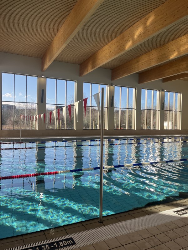 Sportschwimmbad innen // &copy; Gemeinn&uuml;tziges Sportschwimmbad Betriebs gGmbH