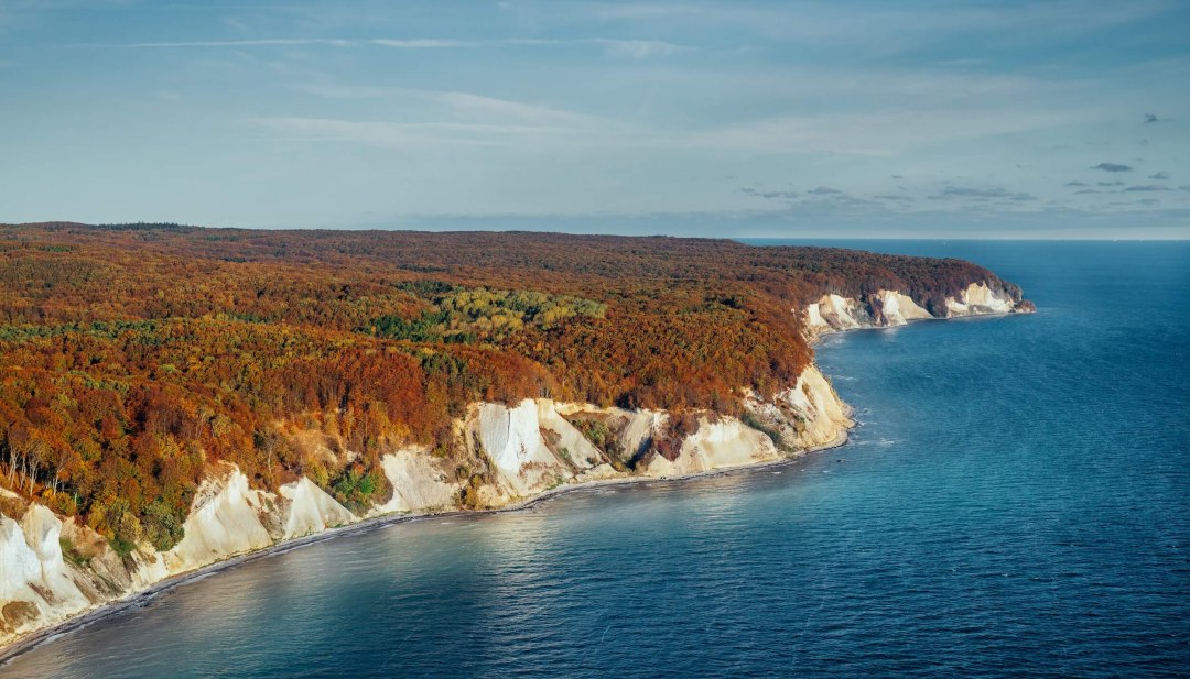 Kreidefelsen im Nationalpark Jasmund im Herbst beim Sonnenaufgang // © MV-T/Gänsicke Kreidefelsen im Nationalpark Jasmund im Herbst beim Sonnenaufgang