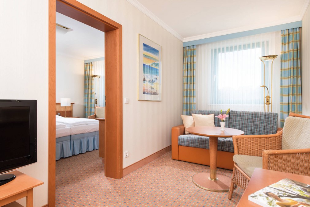 Einblick in eine Junior Suite im Hotel Bernstein Prerow, &copy; VELA Prerow GmbH