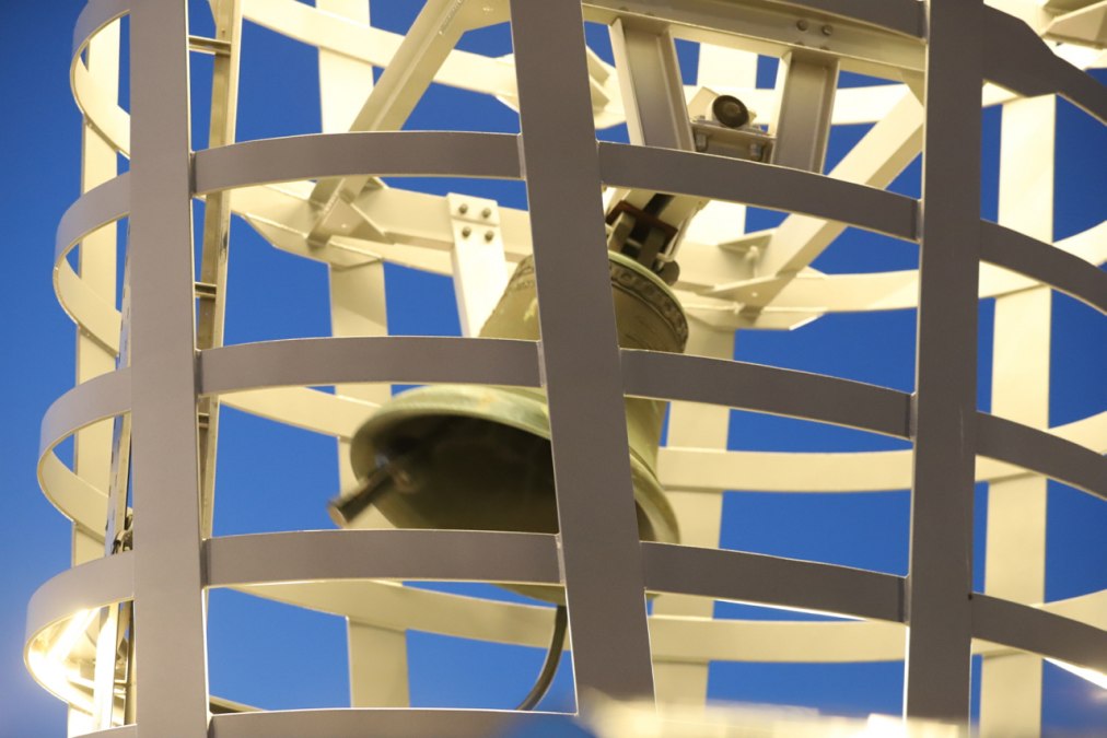 Die Glocken der versunkenen Stadt Vineta erklingen, © Henry Böhm - Glocken Koserow Seebrücke.jpg