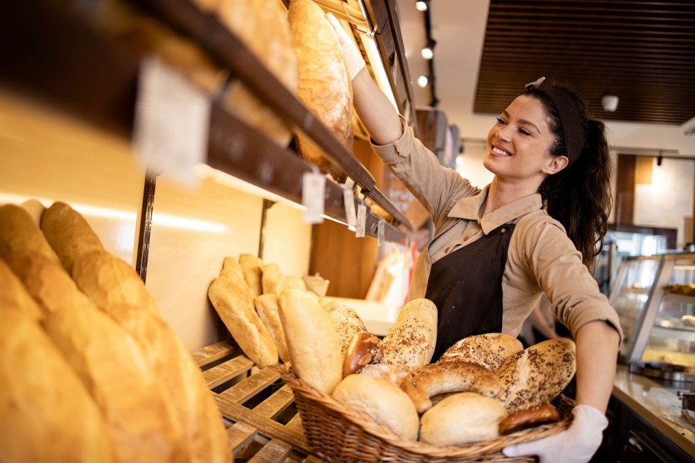 B&auml;ckerei mit Caf&eacute;, &copy; AdobeStock