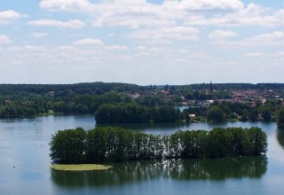 Blick vom Reiherberg auf den Feldberger Haussee, © Kurverwaltung Feldberger Seenlandschaft Blick vom Reiherberg auf den Feldberger Haussee, © Kurverwaltung Feldberger Seenlandschaft