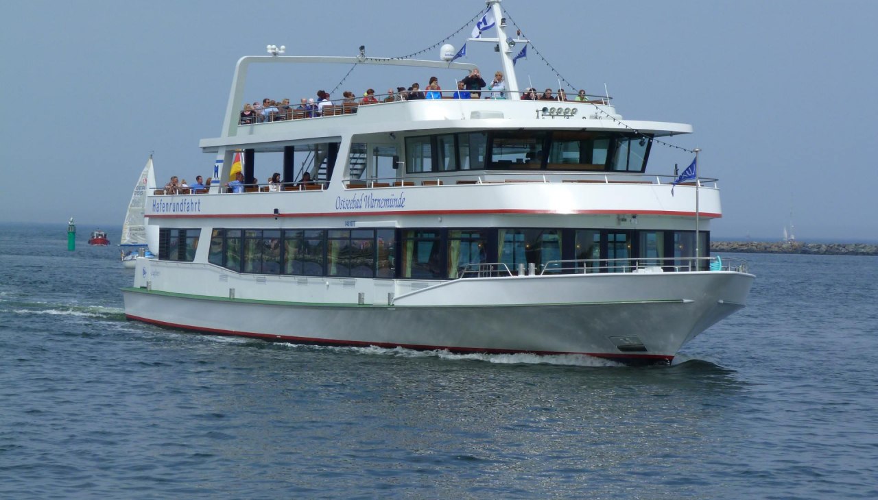 MS Ostseebad Warnem&uuml;nde, &copy; Fahrgastschifffahrt K&auml;pp'n Brass