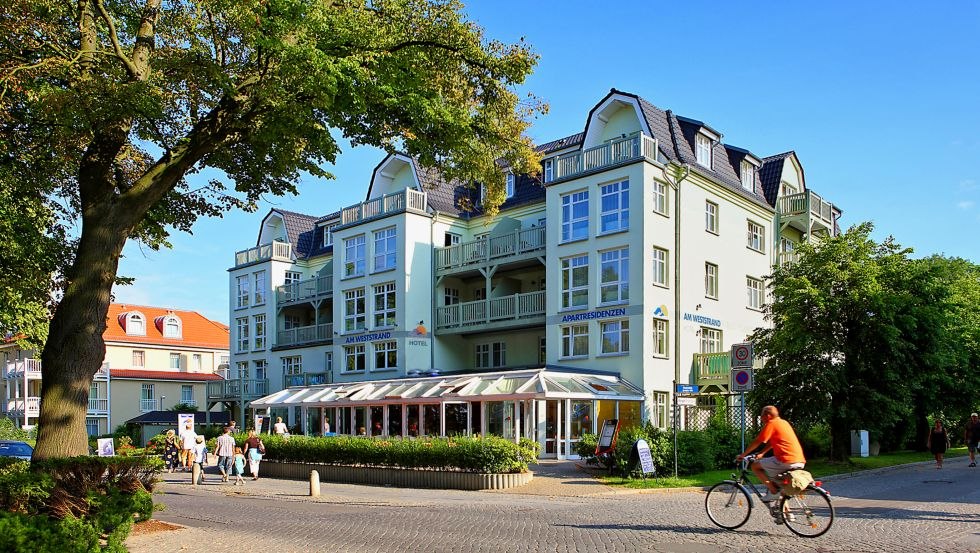 Au&szlig;enansicht Am Weststrand Aparthotel K&uuml;hlungsborn // &copy; Am Weststrand Aparthotel K&uuml;hlungsborn