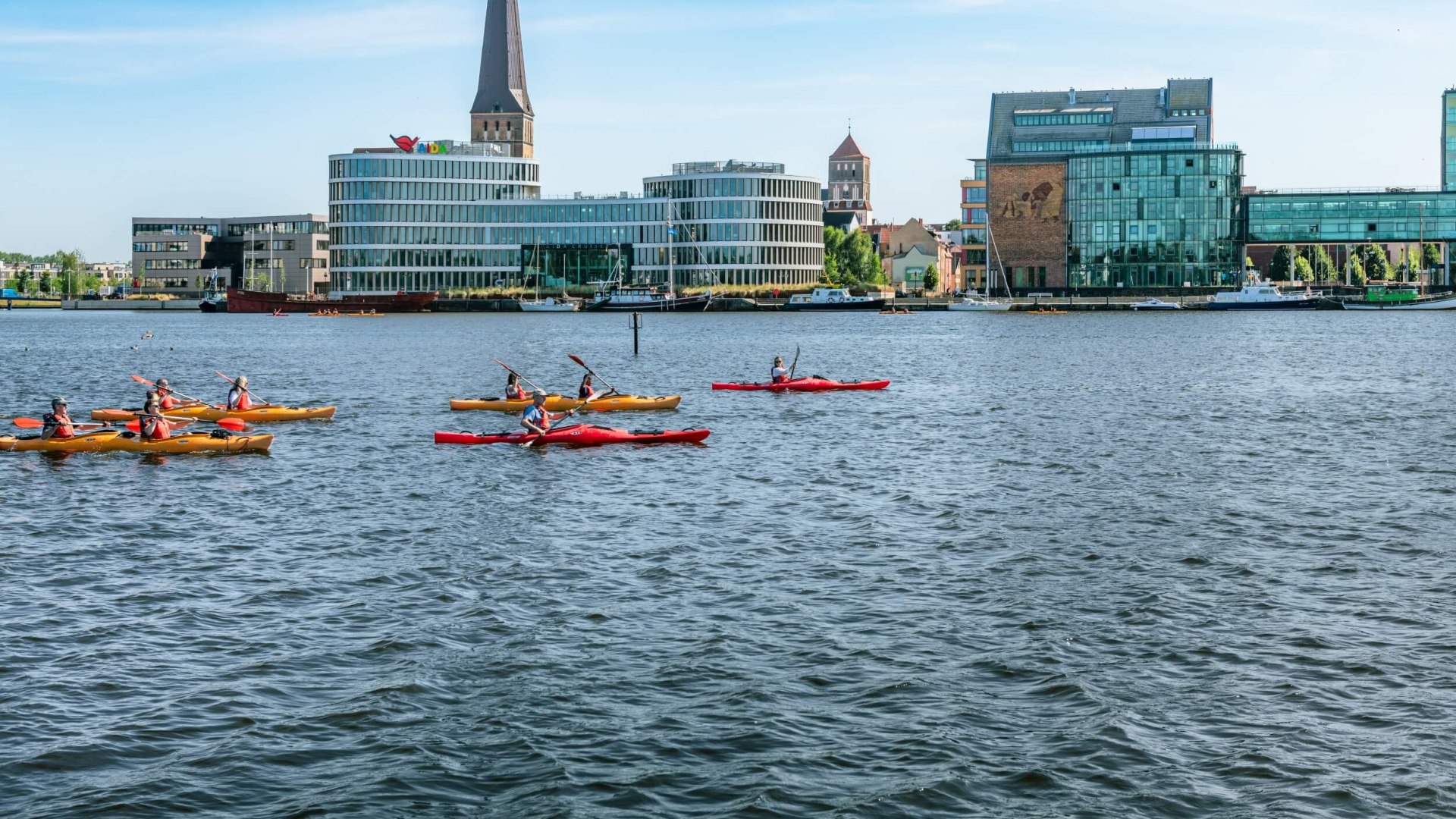 De "city paddling" tocht vindt plaats in een kajak // &copy; MV-T/Tiemann