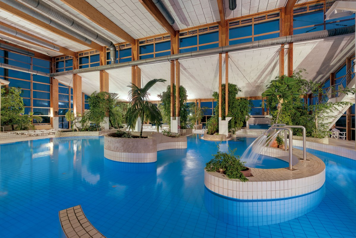 Badelandschaft in der Erlebniswelt SPLASH // © Sunday Resort Badelandschaft in der Erlebniswelt SPLASH // © Sunday Resort