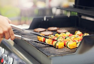 Sommerliches BBQ 2026 // &copy; www.adobe.stock.de