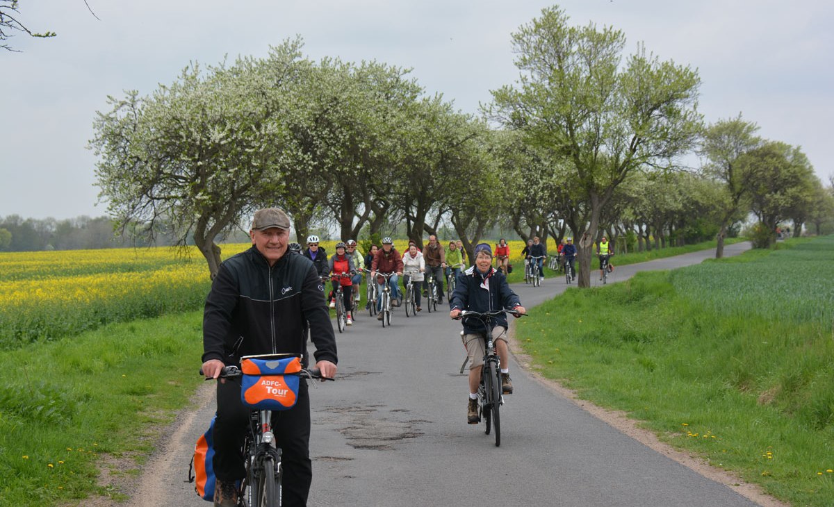 Als Tourenleiter mit einer Gruppe unterwegs, &copy; Michael Behrens