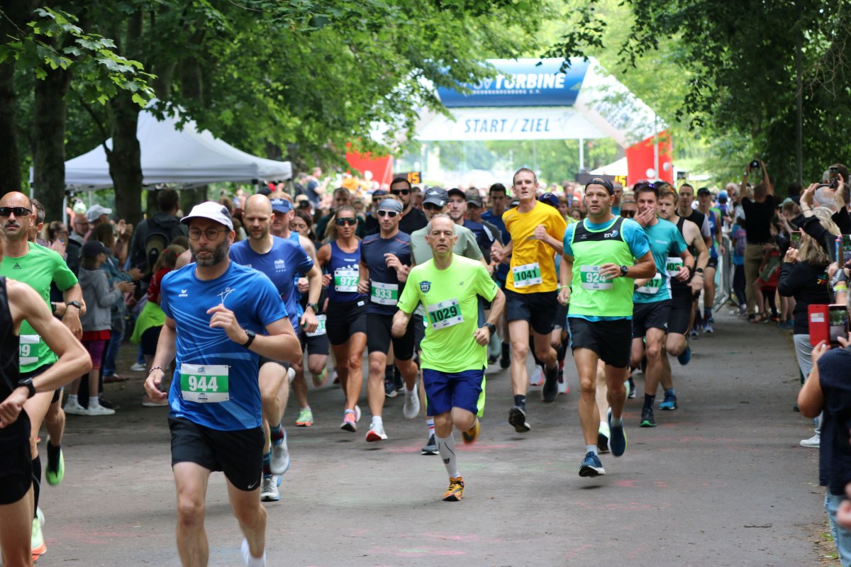 Start zum Marathon/ Staffelmarathon // © SV Turbine Neubrandenburg e.V. Start zum Marathon/ Staffelmarathon // © SV Turbine Neubrandenburg e.V.