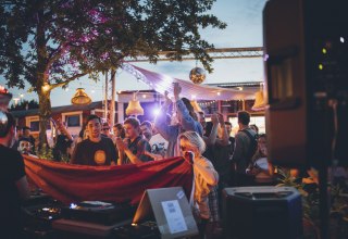 &copy; Rico Burnecki