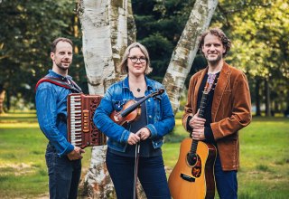 &copy; Jonas Steingraeber