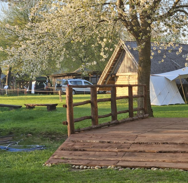 &copy; Miriam Berlin