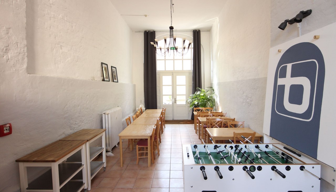 Fr&uuml;hst&uuml;cksraum im Hostel, &copy; Blue Doors Hostel