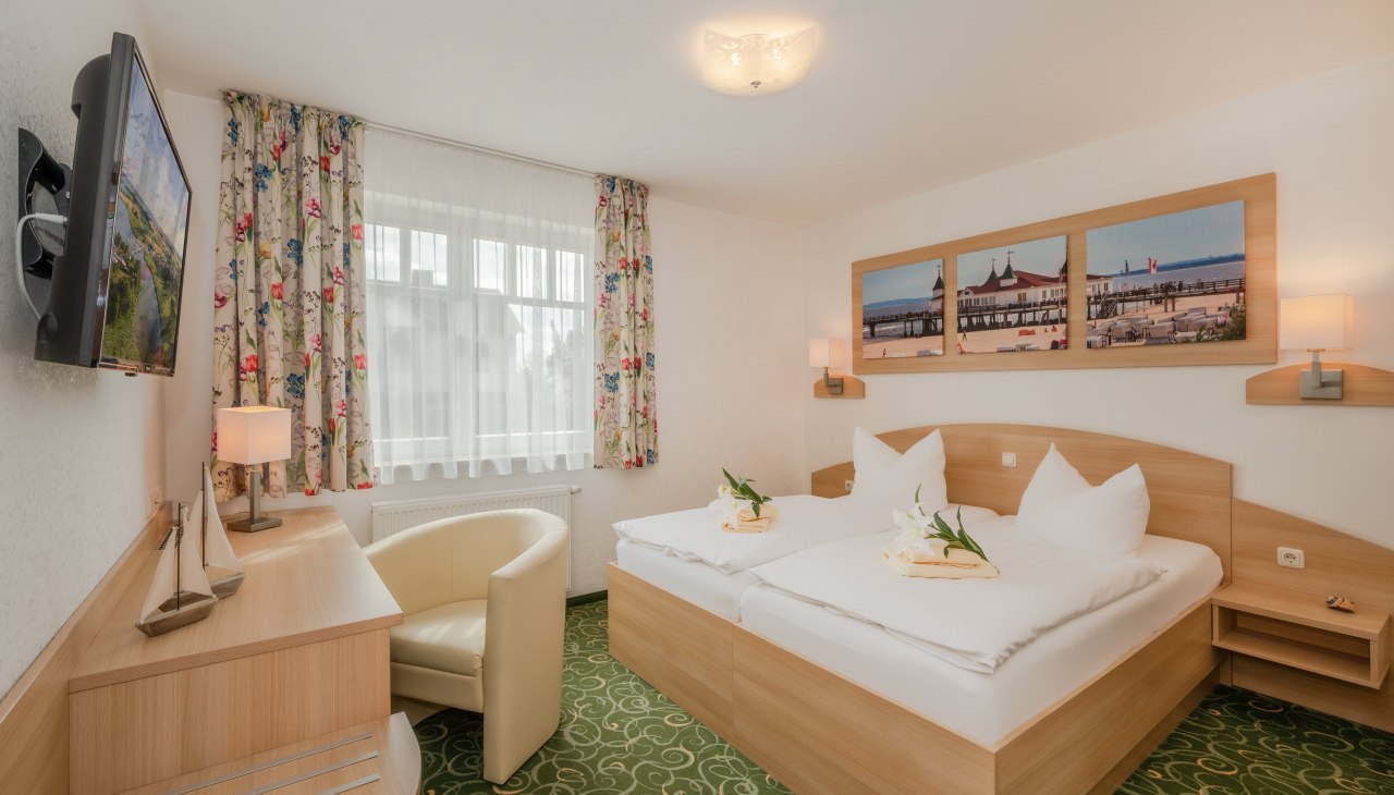 Doppelzimmer, © Hauseigene Bilder Doppelzimmer, © Hauseigene Bilder