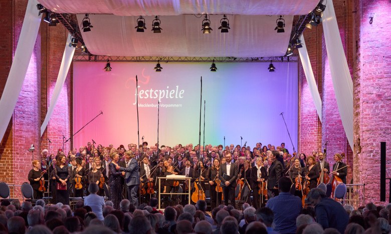 &copy; &copy; Oliver Borchert