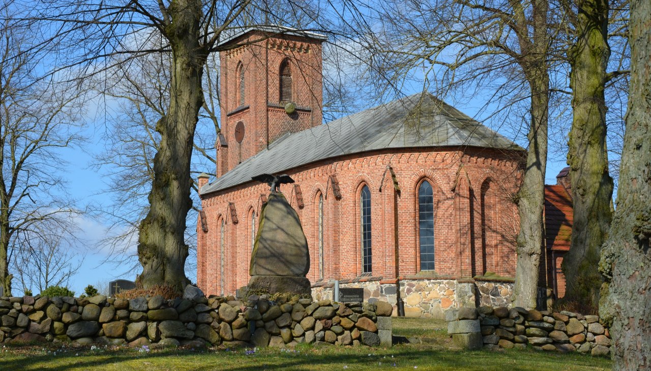 Dorfkirche Mirow, © Foto: Karl-Georg Haustein Dorfkirche Mirow, © Foto: Karl-Georg Haustein