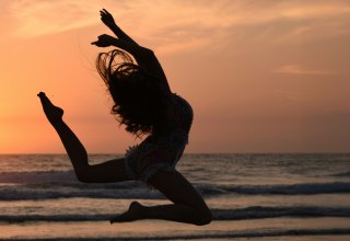 Freitanz // &copy; Foto von Adriana Aceves auf Unsplash