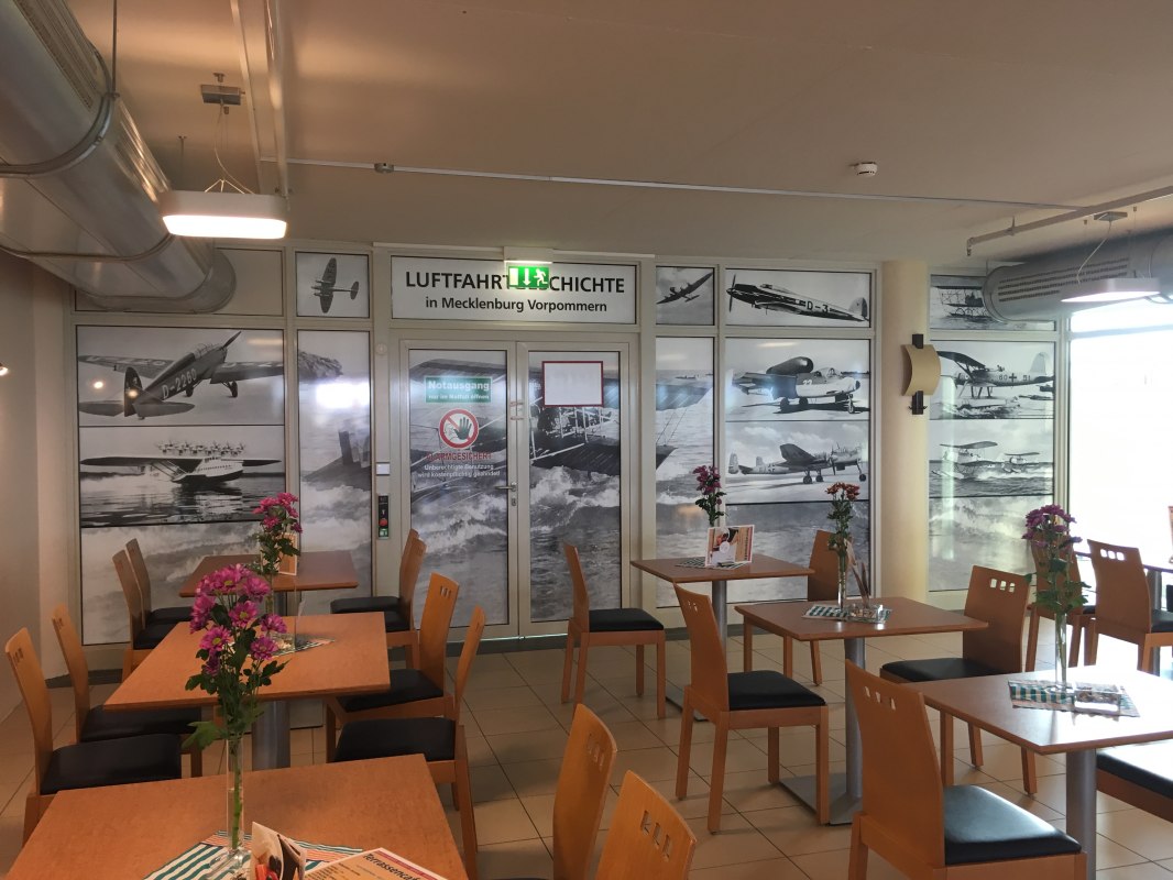 Wat voor weer het ook is in het café // © Christin Hannemann Wat voor weer het ook is in het café // © Christin Hannemann