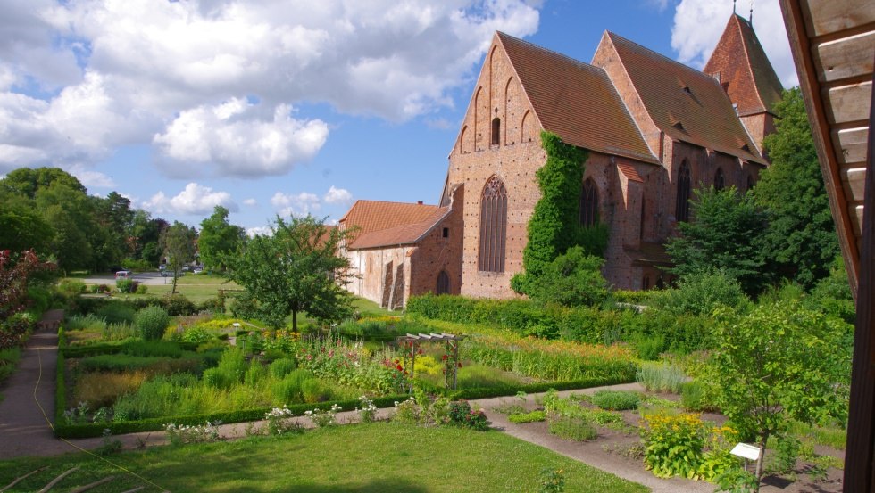 Uitzicht op de kloostertuin // &copy; Klosterverein Rehna e.V.