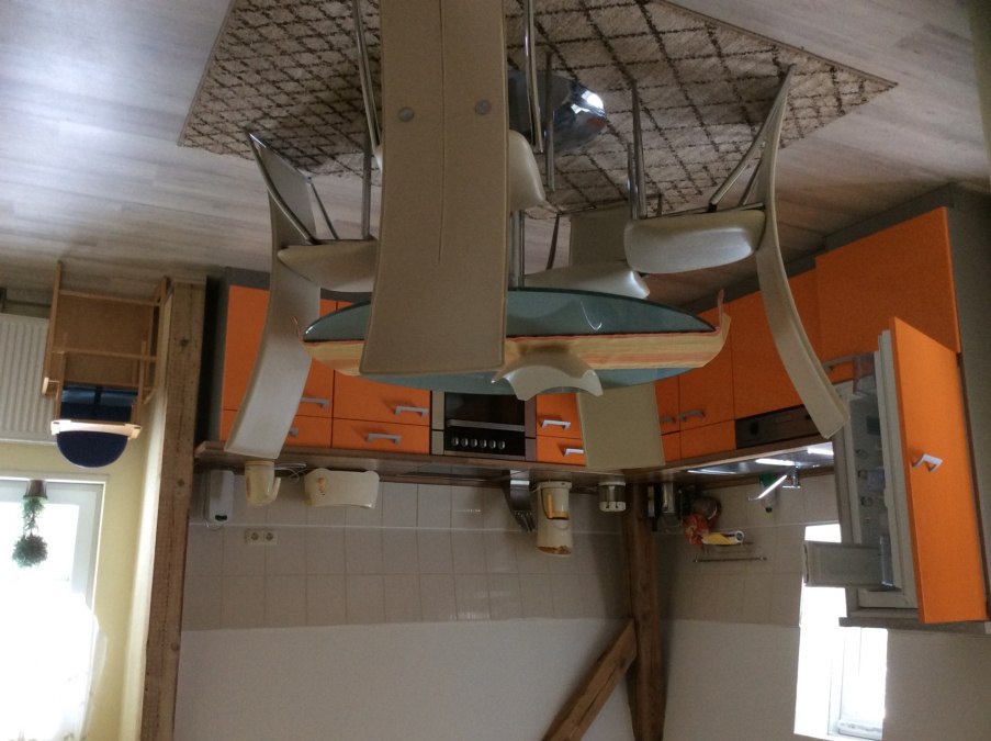 Die große Küche bietet viel Raum für gemeinsame Abende am Herd und in gemütlicher Runde, © Johanna Manthey Die große Küche bietet viel Raum für gemeinsame Abende am Herd und in gemütlicher Runde, © Johanna Manthey