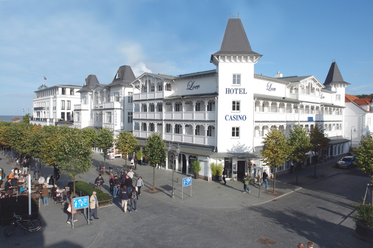 Ihr privat geführtes 4 Sterne Hotel direkt im Zentrum von Binz. // © VELA Hotels AG Ihr privat geführtes 4 Sterne Hotel direkt im Zentrum von Binz. // © VELA Hotels AG