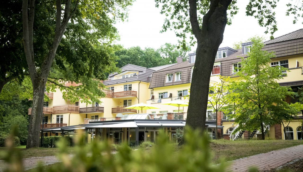 Außenansicht Hotel Kurhaus am Inselsee, © Daniel Stohl Außenansicht Hotel Kurhaus am Inselsee, © Daniel Stohl