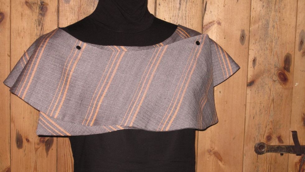 Schulterschal in Körperbindung, © Birgit Moll