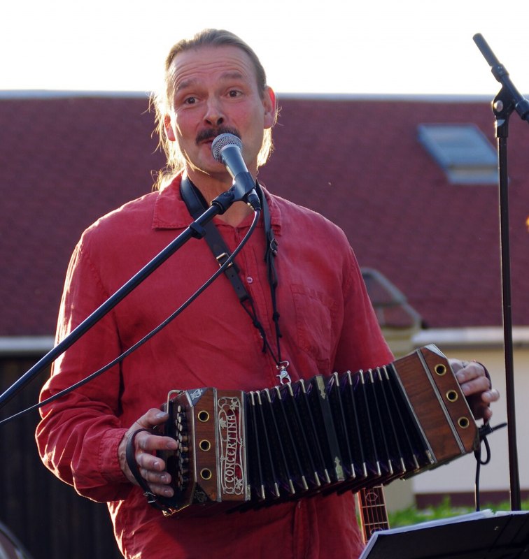 &copy; Alberto Moura