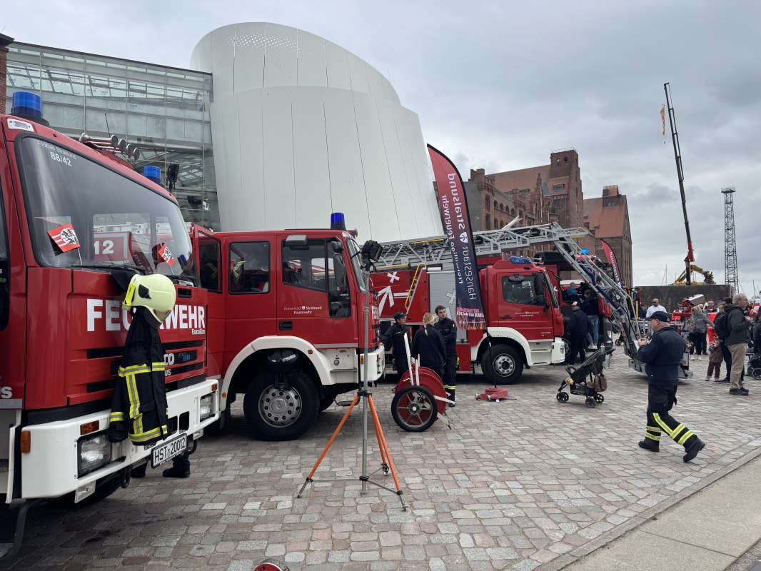 Feuerwehr_Blaulichtmeile2025, © HANSESTADT Stralsund l Pressestelle Feuerwehr_Blaulichtmeile2025, © HANSESTADT Stralsund l Pressestelle