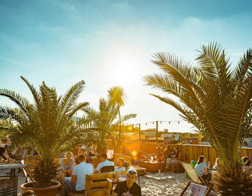 SkyBeachBar, &copy; Sky Caf&eacute;