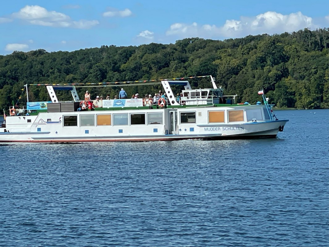 Fahrgastschiff Mudder Schulten // &copy; Sebastian L&uuml;demann