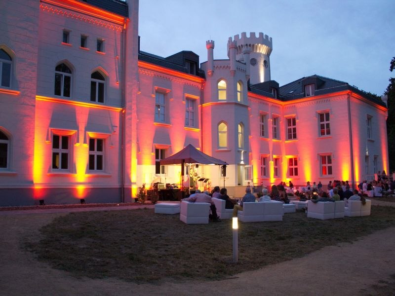 Vom 12. bis 19. Juli 2026 laden NaturFlow und SchwabMagie zum NaturRetreat &bdquo;Lebendig & Frei" ans Meer ein - auf Schloss Hohendorf an der Ostsee. // &copy; Schloss Hohendorf