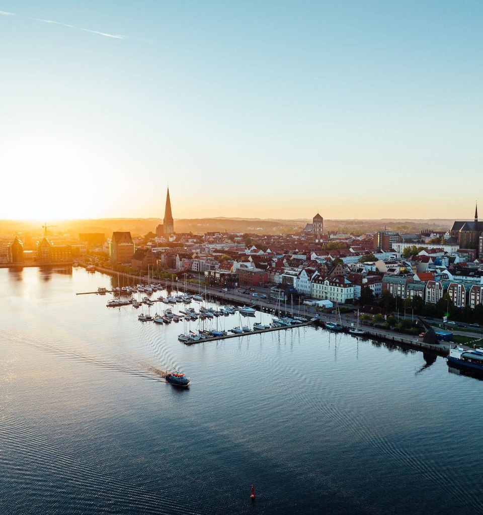 Sonnenaufgang im Rostocker Stadthafen, © TMV/Gänsicke