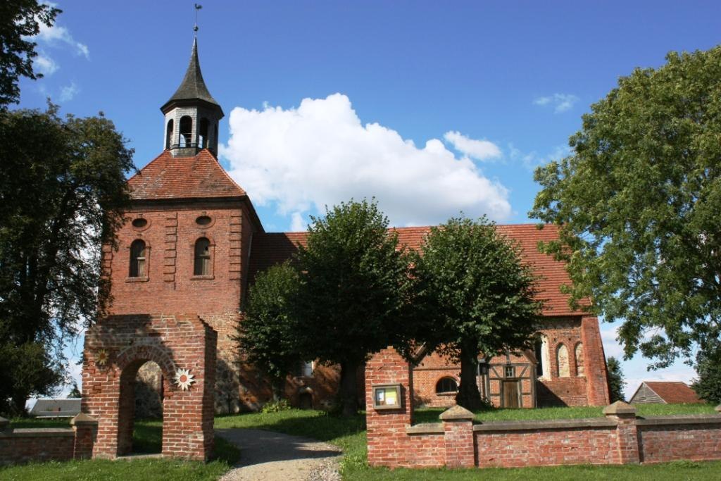 Kirche // &copy; G. Adolphi
