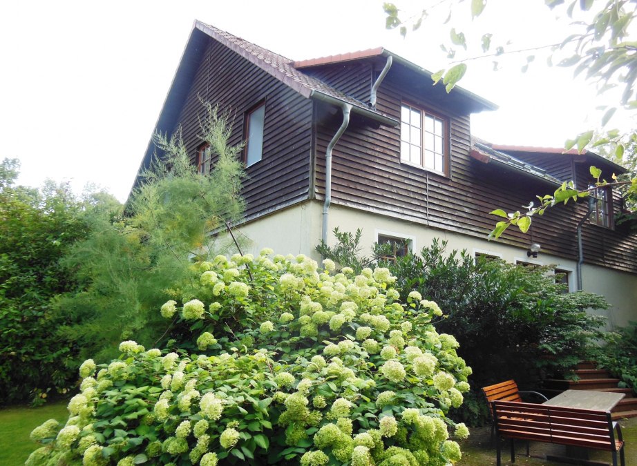 Blick auf den Eingangsbereich, li.oben große FW, re.oben. kl. FW, © Sabine Engelbrecht Blick auf den Eingangsbereich, li.oben große FW, re.oben. kl. FW, © Sabine Engelbrecht