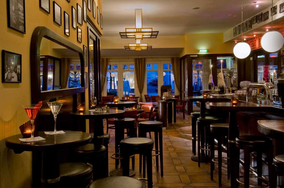 Leckere Cocktails, exklusive Spirituosen und Snacks genießen Sie in der Loev Bar!, © Loev Hotel Rügen Leckere Cocktails, exklusive Spirituosen und Snacks genießen Sie in der Loev Bar!, © Loev Hotel Rügen