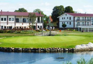 Au&szlig;enansicht des Golfpark Strelasund // &copy; Golfpark Strelasund