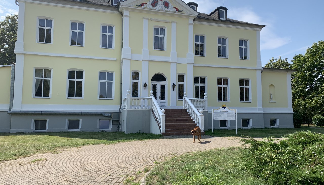 Schloss Schmuggerow, © Muckenschnabel Schloss Schmuggerow, © Muckenschnabel