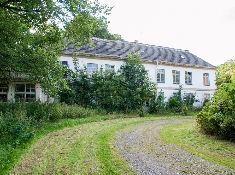 Das Gutshaus seitlich von vorne, © Frank Burger Das Gutshaus seitlich von vorne, © Frank Burger