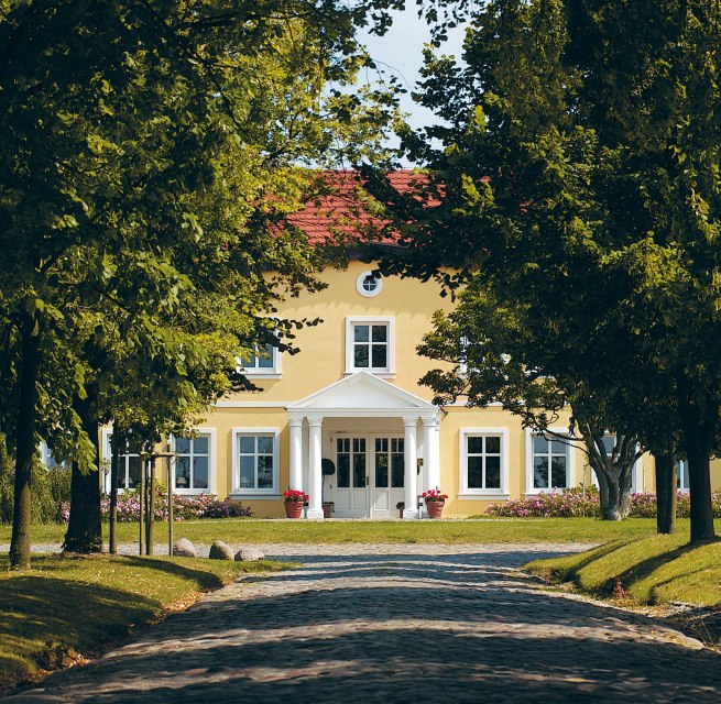 Ruhe Oase mit Blick in den Park // &copy; Gutshaus Stolpe