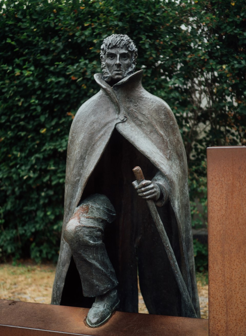 Eine Skulptur aus Bronze von Caspar David Friedrich in Greifswald