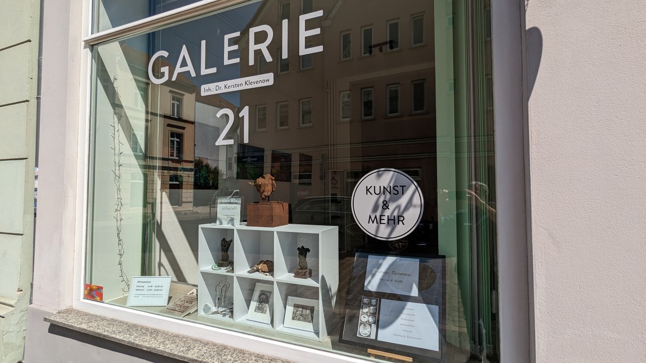 Galerie 21 // &copy; G&uuml;strow-Information