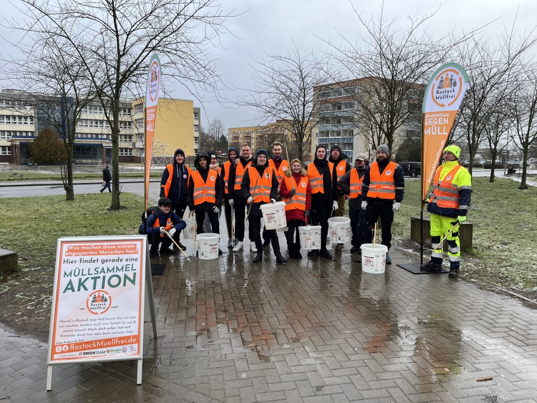 Helferfoto in der S&uuml;dstadt // &copy; Rostock M&uuml;llfrei e.V.