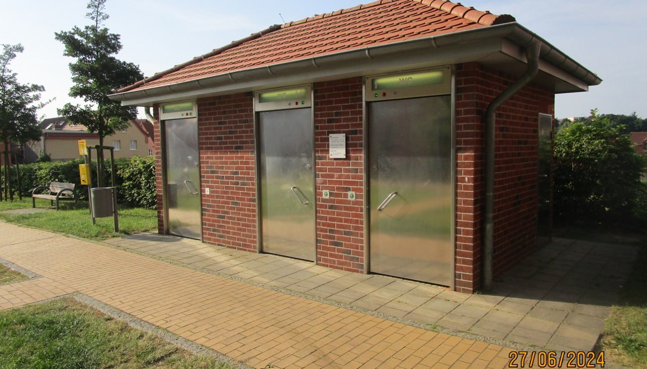 Öffentliches WC Kirchplatz, © Jonas Kurverwaltung Öffentliches WC Kirchplatz, © Jonas Kurverwaltung