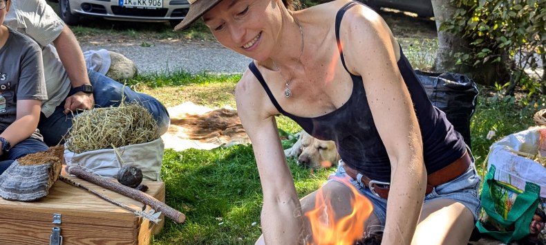 Feuermachen wie in der Vorgeschichte // &copy; Dr. Katrin Staude