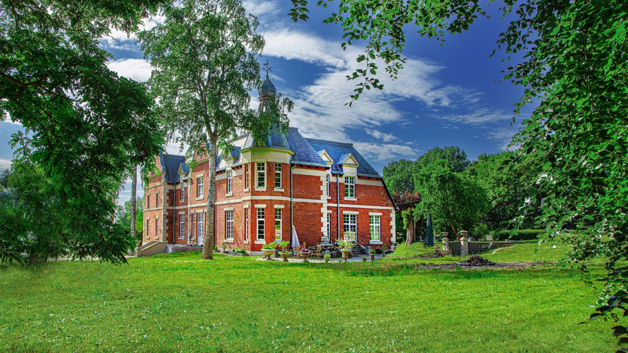 Buitenaanzicht van landhuis Brookhusen // &copy; Herrenhaus Brookhusen / T. Paulus