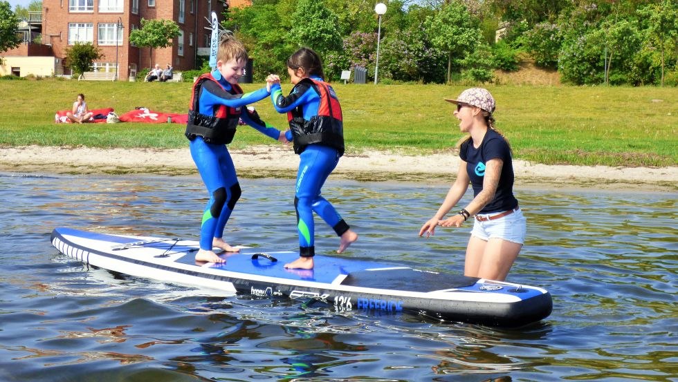 Oceanblue Watersports bietet auch Angebote für Kinder // © Oceanblue Watersports Oceanblue Watersports bietet auch Angebote für Kinder // © Oceanblue Watersports
