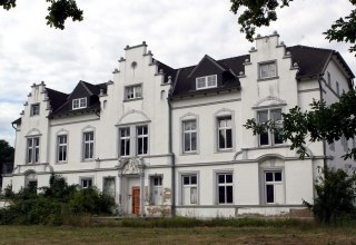 Au&szlig;enansicht des Gutshauses // &copy; Sabrina Wittkopf-Schade